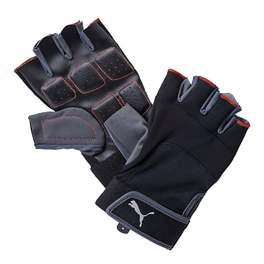 Спортивные перчатки Training Gloves Up Спортивные перчатки Training Gloves UpСпортивные аксессуары<br>Спортивные перчатки Training Gloves UpПерчатки Training Gloves Up с обрезанными пальцами благодаря своей универсальности могут использоваться для занятий разными видами спорта. Их ладони выполнены из мягкого прочного материала, а большой палец - из специальной мягкой замши. Тыльная сторона из эластичного материала обеспечивает мягкий охват руки. На ней присутствует логотип PUMA Cat из серебристого светоотражающего материала. Такие перчатки во время тренировки обеспечат эффективную защиту вашим рукам.Коллекция: Осень-зима 2016 Размер: 16,7x10x8,3 см (М), 17,2x10,4x8,7 см (L)Материал: 38% нейлон, 35% полиэстер, 15% полиуретан, 8% этиленвиниловый ацетат, 4% спандексИспользованные материалы обеспечивают хорошее сцепление, прочность и комфортНаличие вырезов на тыльной стороне способствует вентиляцииПерчатки легко подгоняются по руке за счет застежки в виде клапана на «липучке»<br><br>color: черный<br>size RU: M<br>gender: Unisex
