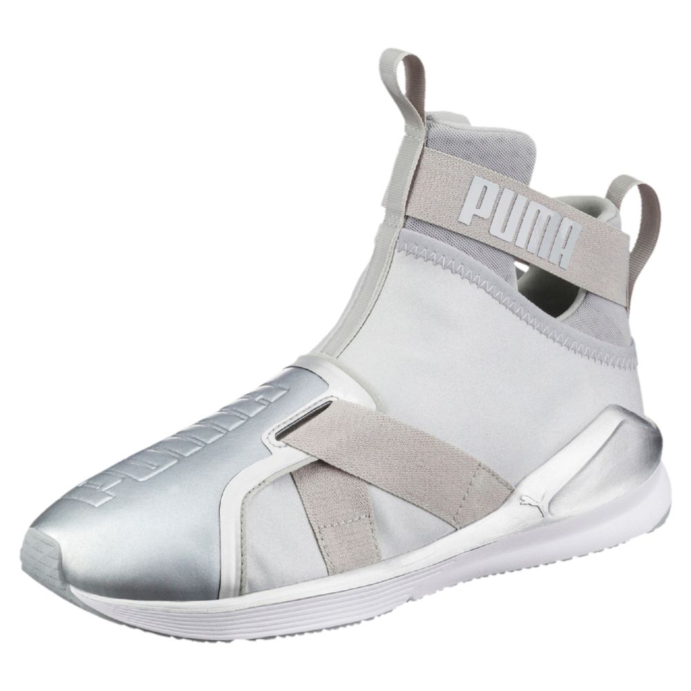 puma with the strap