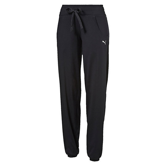 Брюки Essential Dancer Pant Брюки Essential Dancer PantБрюки и леггинсы<br>Брюки Essential Dancer Pant<br>Свободные и удобные, эти брюки созданы для максимально эффективных тренировок и танцевальных занятий. Свободный покрой абсолютно не сковывает движений.<br><br>Коллекция: Осень-зима 2016<br>Состав: Полиэстер 65%, хлопок 35%; финальная влагоотводящая обработка на основе биотехнологий<br>Технологии: dryCell выводит влагу наружу, сохраняя сухость и комфорт во время тренировки<br>Широкий пояс со шнурком<br>Карманы по бокам<br>Свободный покрой и длина до щиколотки обеспечивают максимальную свободу движений<br>Логотип PUMA слева на бедре<br>Страна-производитель: Китай<br><br><br>size RU: 48-50<br>gender: Female