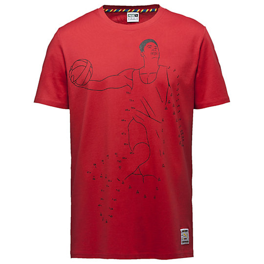 Футболка PUMA X DR Bball Tee Футболка PUMA X DR Bball TeeФутболки и майки<br>Футболка PUMA X DR Bball Tee<br>Футболка PUMA X DR Bball Tee — стильная футболка, созданная компанией Puma для страстных фанатов баскетбола. Графический принт с изображением баскетболиста на груди украшают футболку, а ткань со стопроцентным содержанием хлопка создает максимальный комфорт для повседневной носки. Выделяйтесь из общей массы в толпе мегаполиса, создавая собственный яркий стиль с Puma. <br><br>Коллекция: Весна-лето 2016 года.<br>Большой принт на груди;<br>Принт с логотипом Puma;<br>Материал - 100% хлопок.<br><br><br>color: красный<br>size RU: 50-52<br>gender: Male