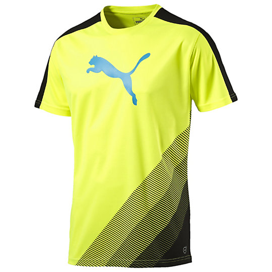 Футболка IT evoTRG Cat Graphic Tee Футболка IT evoTRG Cat Graphic TeeФутболки и майки<br>Футболка IT evoTRG Cat Graphic Tee <br> Футболка IT evoTRG Cat Graphic Tee от Puma — спортивная стильная футболка для мужчин, которые ценят яркие образы и комфортную спортивную одежду. Яркий синий цвет футболки украшен принтом со стильным градиентом и контрастным логотипом Puma на груди. Технология dryCELL подарит вам максимальный комфорт во время занятий, выводя влагу эффективно и сохраняя ткань и кожу сухими. <br> <br>Коллекция: Весна-лето 2016 года.<br>Принт с кошкой Puma и графический принт evoTRG спереди;<br>Логотип evoTRG напечатанная сзади на плечах;<br>Вставки с фирменными полосками Puma на плечах; <br>Высокофункциональный материал dryCELL, выводящий влагу и позволяющий коже оставаться сухой и в комфорте во время занятий.<br>Материал: 100% полиэстер..<br><br><br>size RU: 48-50<br>gender: Male