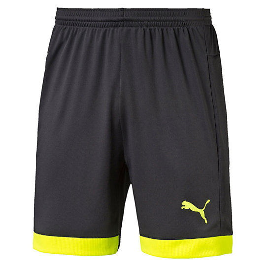 Шорты IT evoTRG Shorts Шорты IT evoTRG ShortsШорты<br>Шорты IT evoTRG Shorts<br>Эти тренировочные футбольные шорты входят в нашу коллекцию evoTRG. Это широкая линия товаров для эффективных тренировок с хорошо продуманной концепцией подбора ассортимента. <br><br>Коллекция: Осень-зима 2016<br>Состав: 100% полиэстер; влагоотводящая обработка на основе биотехнологий<br>Технологии: dryCell выводит влагу наружу, сохраняя сухость и комфорт во время тренировки<br>Вид спорта: Футбол<br>Сетчатая боковая вставка PUMA Formstrip для лучшей вентиляции<br>Эластичный пояс с затягивающимся шнурком<br>Классический покрой<br>Страна-производитель: Сингапур<br><br><br>size RU: 46-48<br>gender: Male
