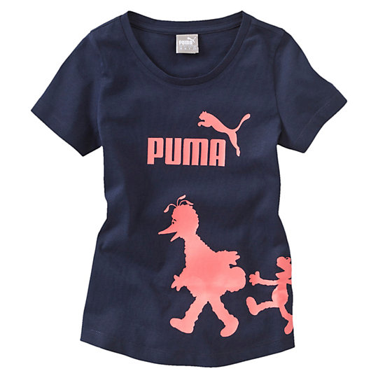 Футболка Sesame Street Girls’ T-Shirt Футболка Sesame Street Girls’ T-ShirtОдежда<br>Футболка Sesame Street Girls’ T-Shirt<br> Милая футболка Sesame Street марки PUMA добавит красок и веселья в гардероб маленькой модницы.<br><br>Коллекция: Осень-зима 2016<br>Состав: 100% хлопок; влагоотводящая обработка на основе биотехнологий<br>Круглый вырез<br>Страна-производитель: Бангладеш<br><br><br>size RU: 98<br>gender: Girls